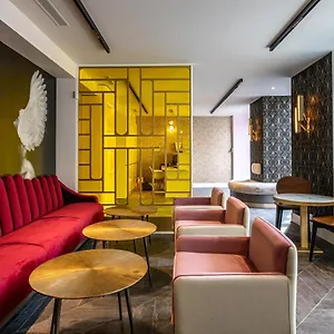 Nude Hotel Paris